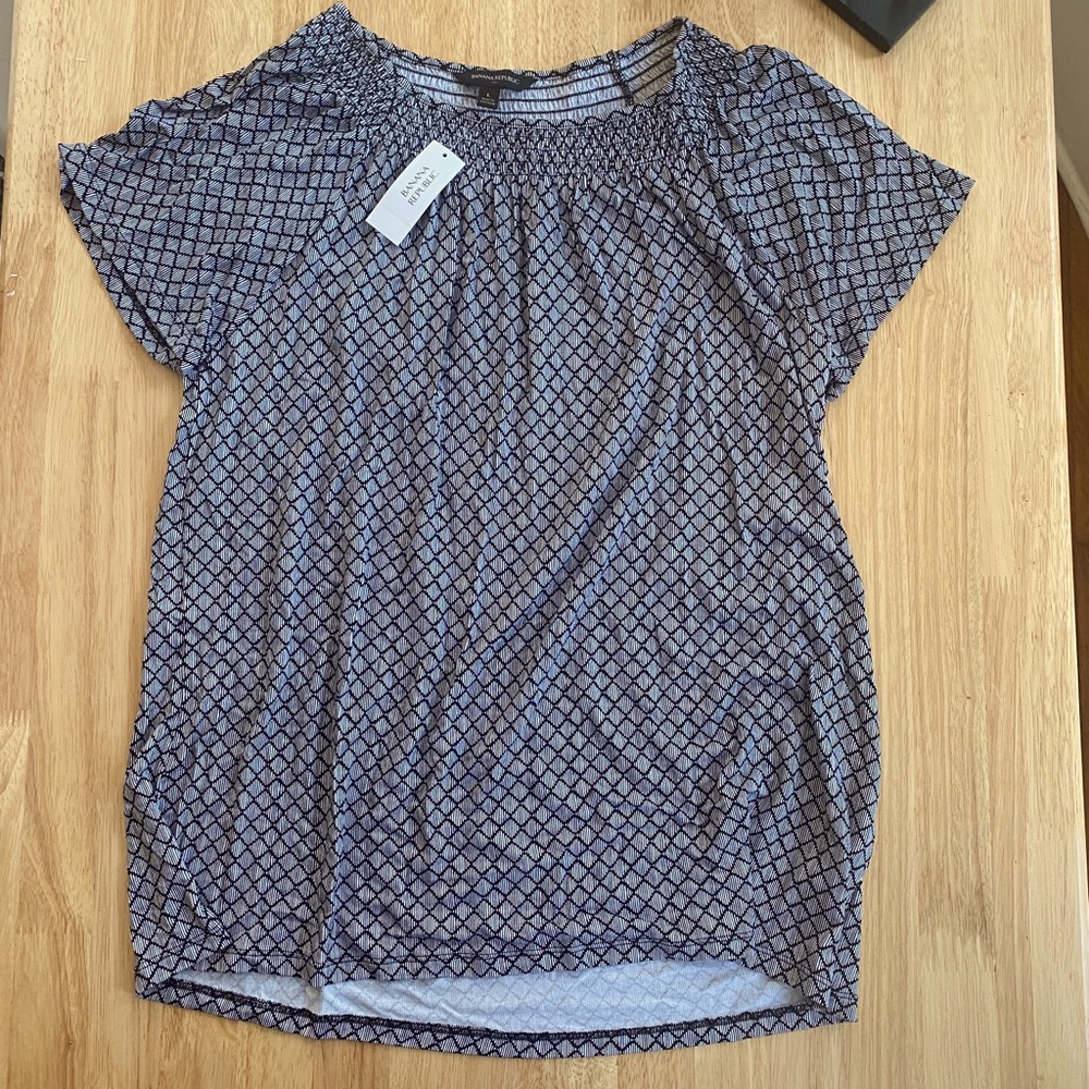 Banana Republic NWT stretchy blouse